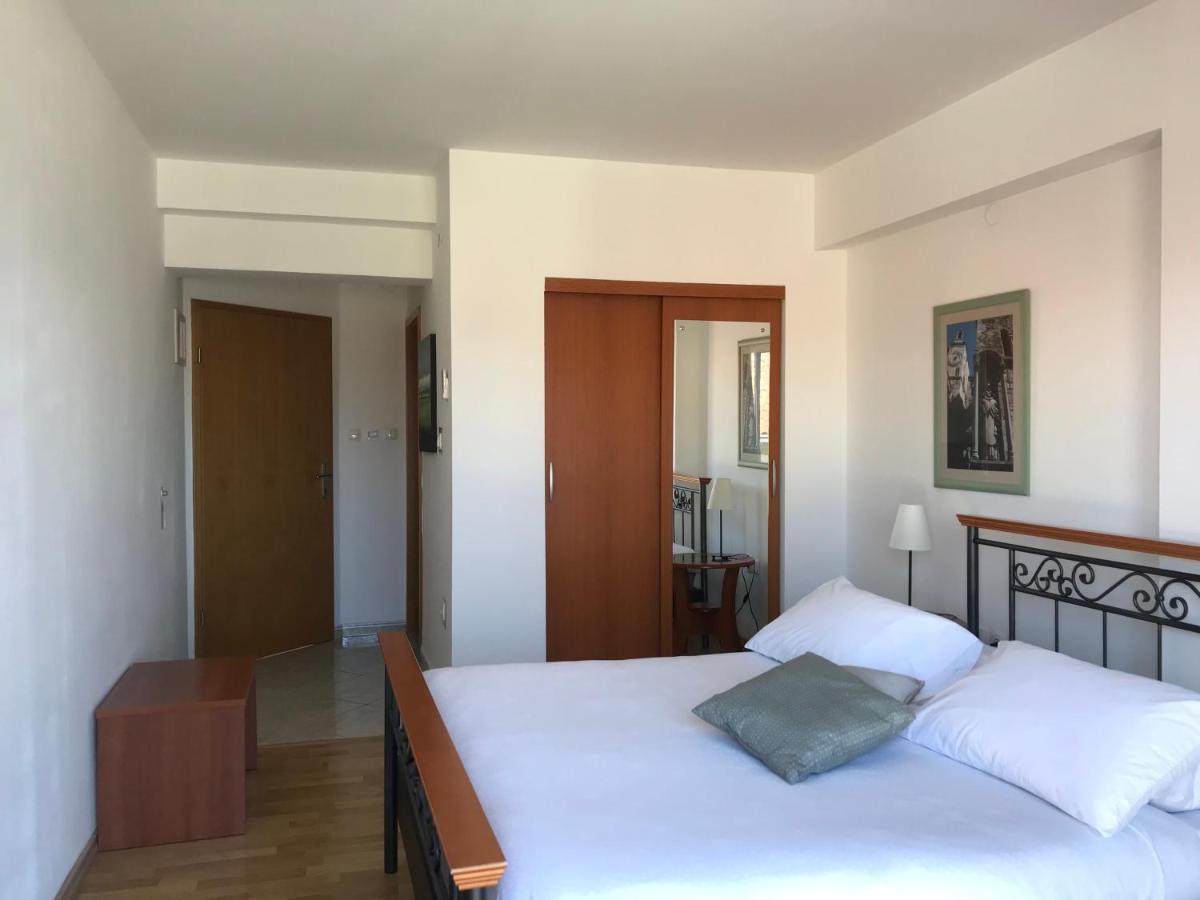 Pink Inn Подстрана Экстерьер фото