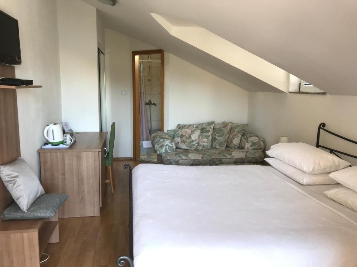 Pink Inn Подстрана Экстерьер фото