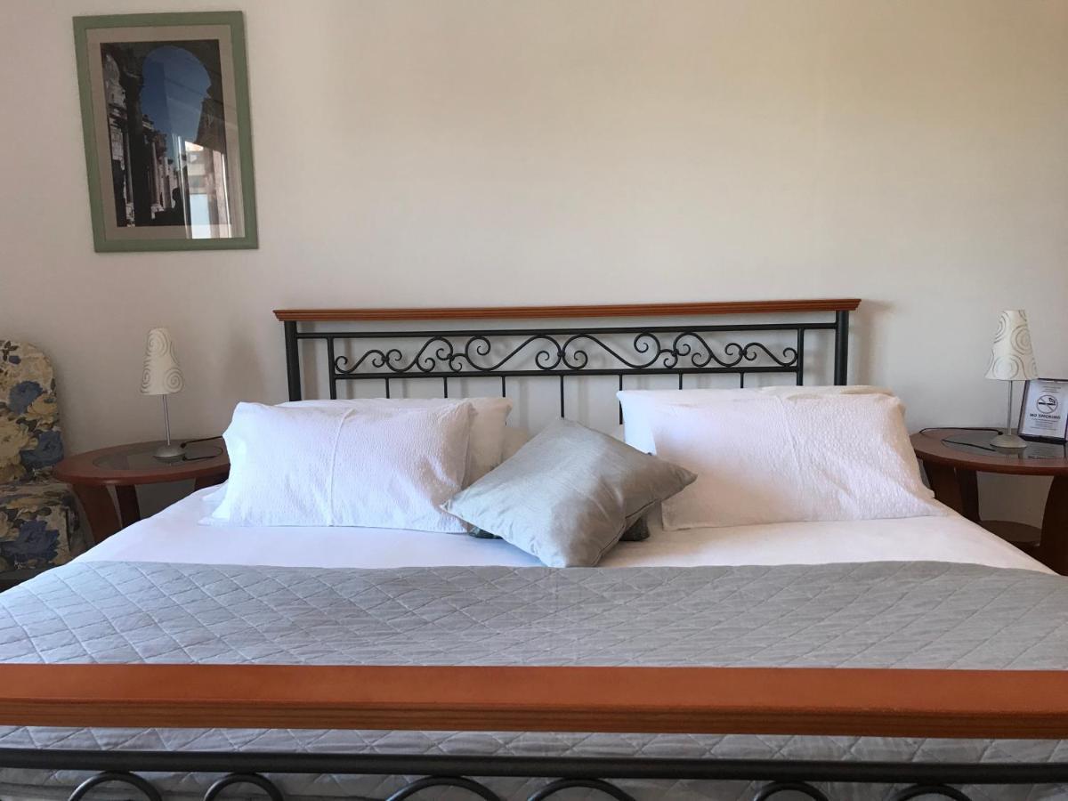 Pink Inn Подстрана Экстерьер фото
