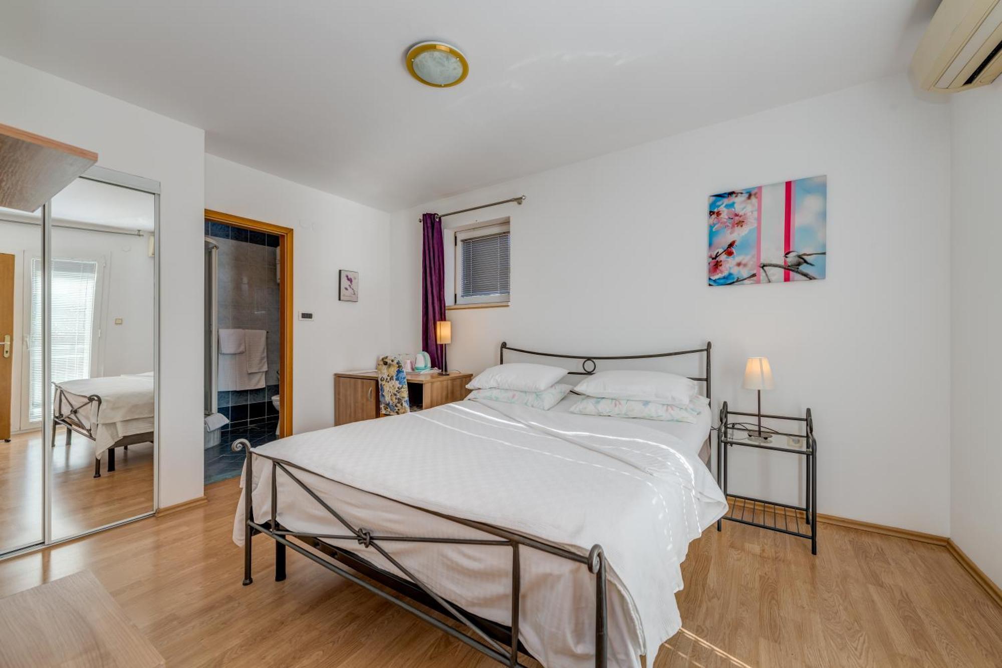 Pink Inn Подстрана Экстерьер фото