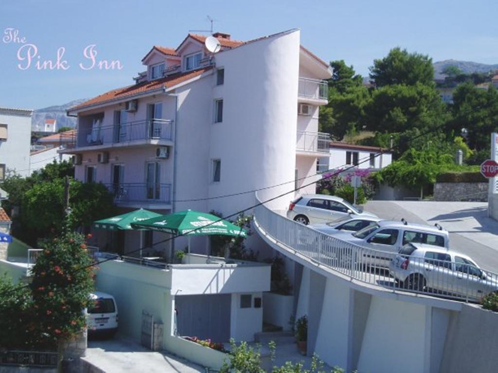 Pink Inn Подстрана Экстерьер фото